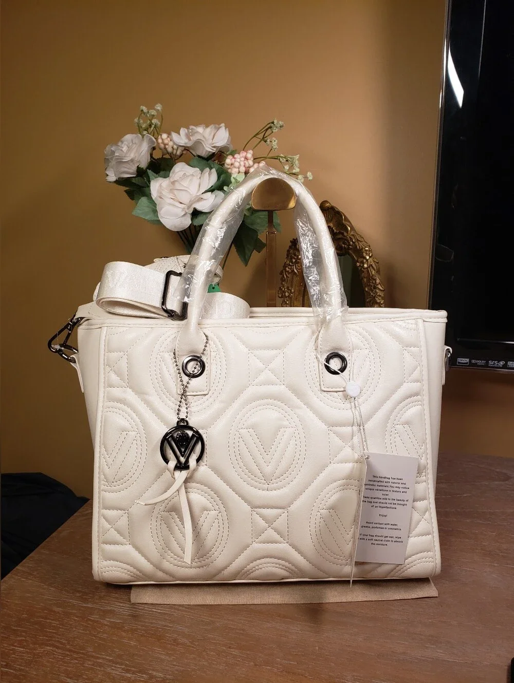 Valentino Orlandi Quilted Cream Tote w/ Pouch, Crossbody & Logo Charm NWT! $359 - Picture 3 of 14